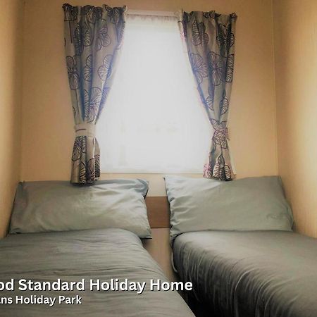 Redwood Standard Holiday Home Мейблторп Экстерьер фото